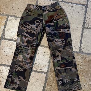 Under Armour Boys Camo Cargo Pants.